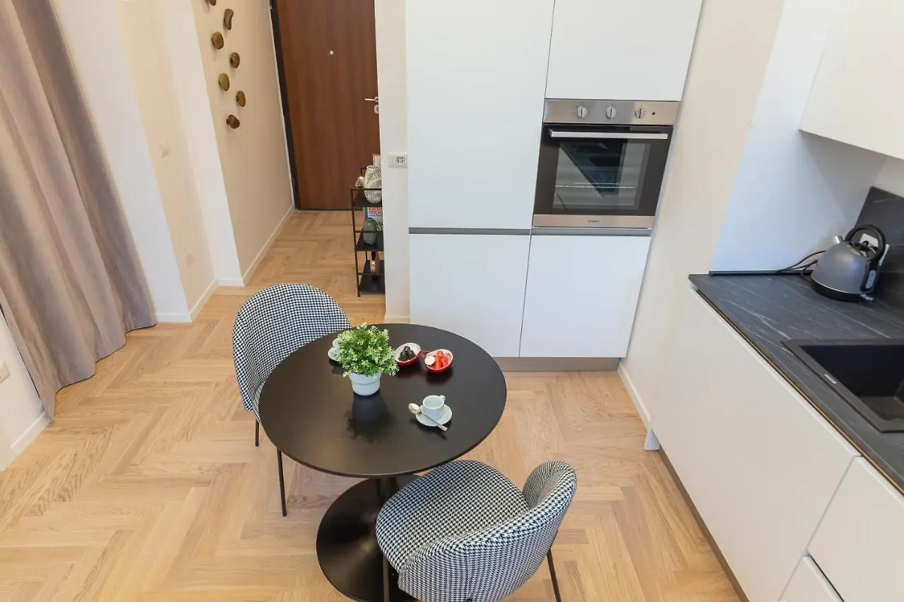 I Host Apartment - Val Strona Milan 0*,