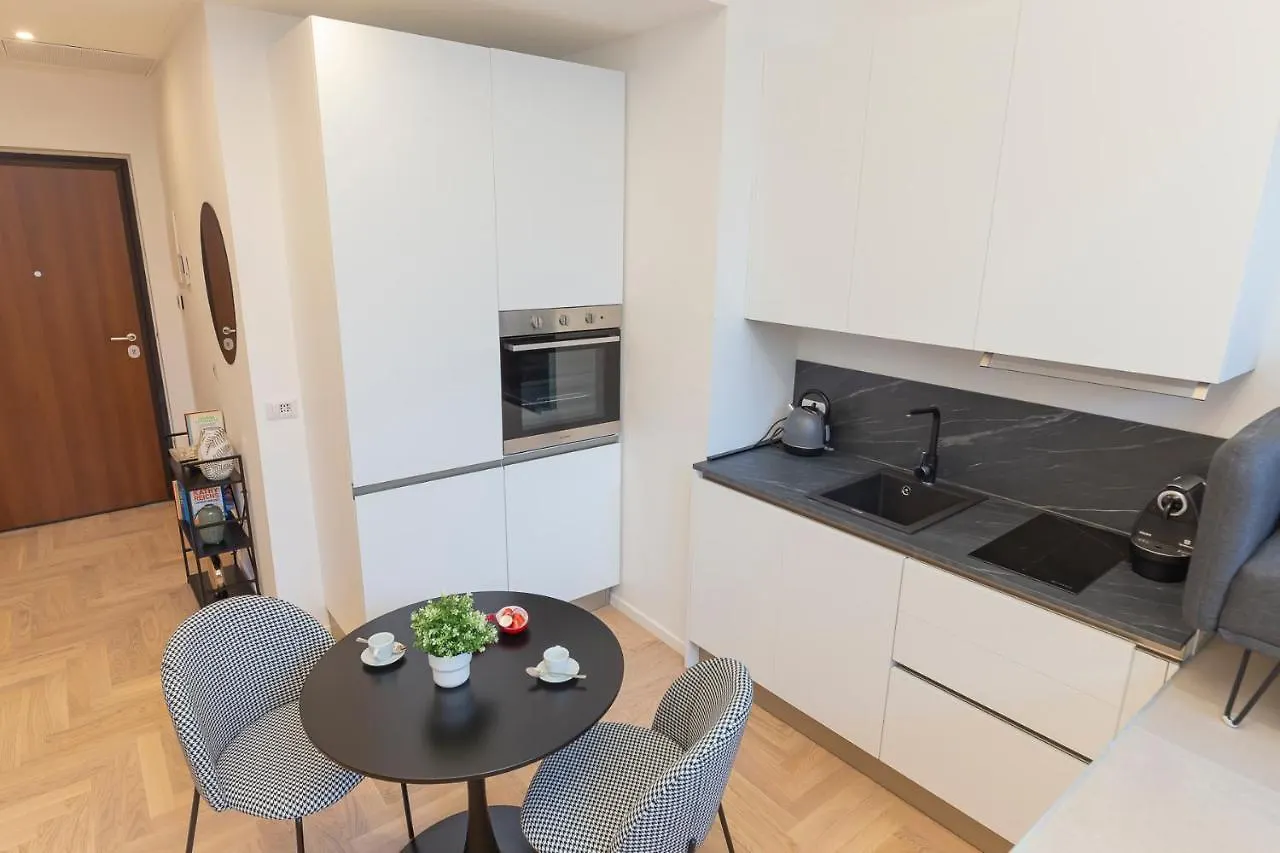 I Host Apartment - Val Strona Milano